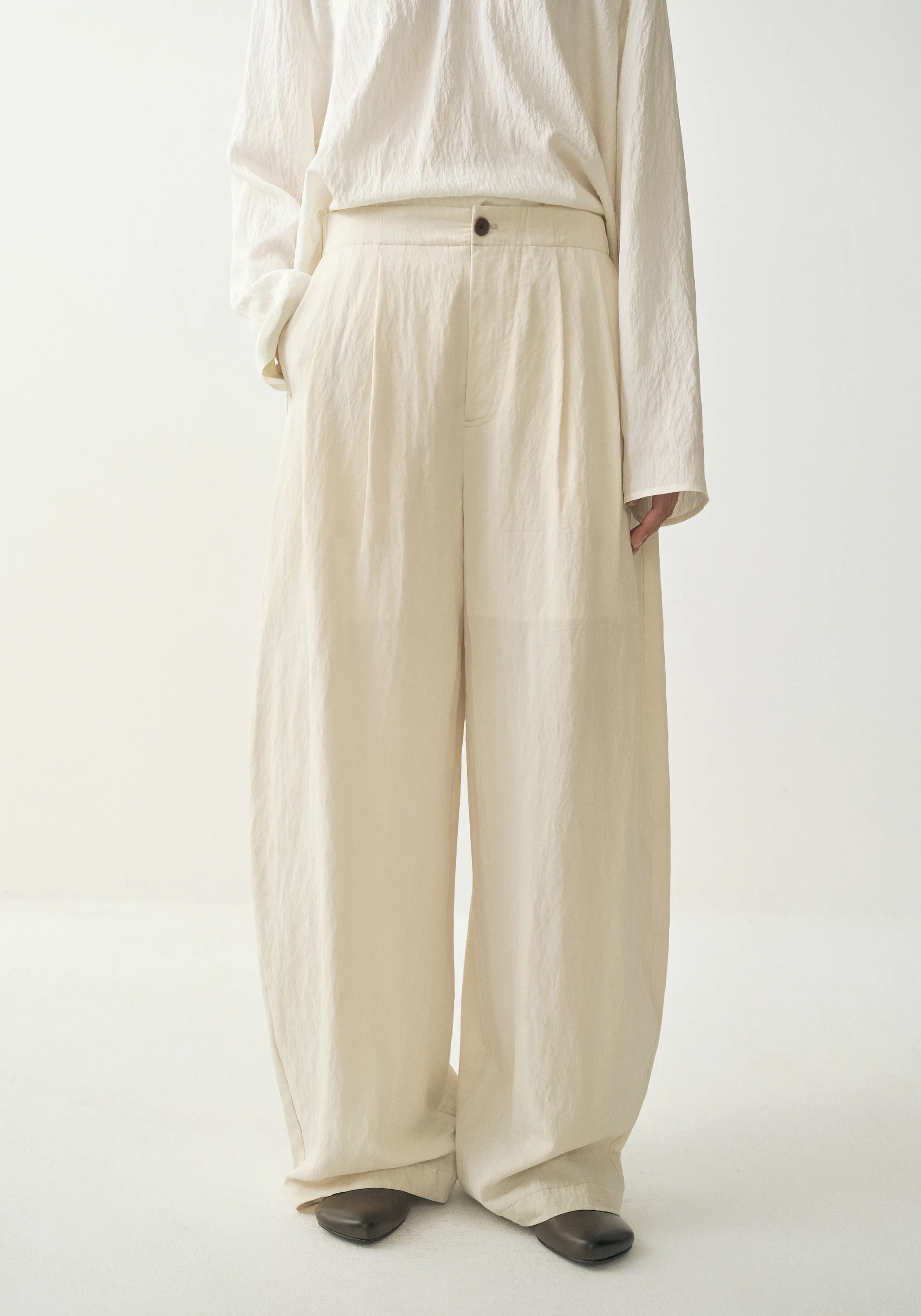 Drawstring Curved Pants - Image 12