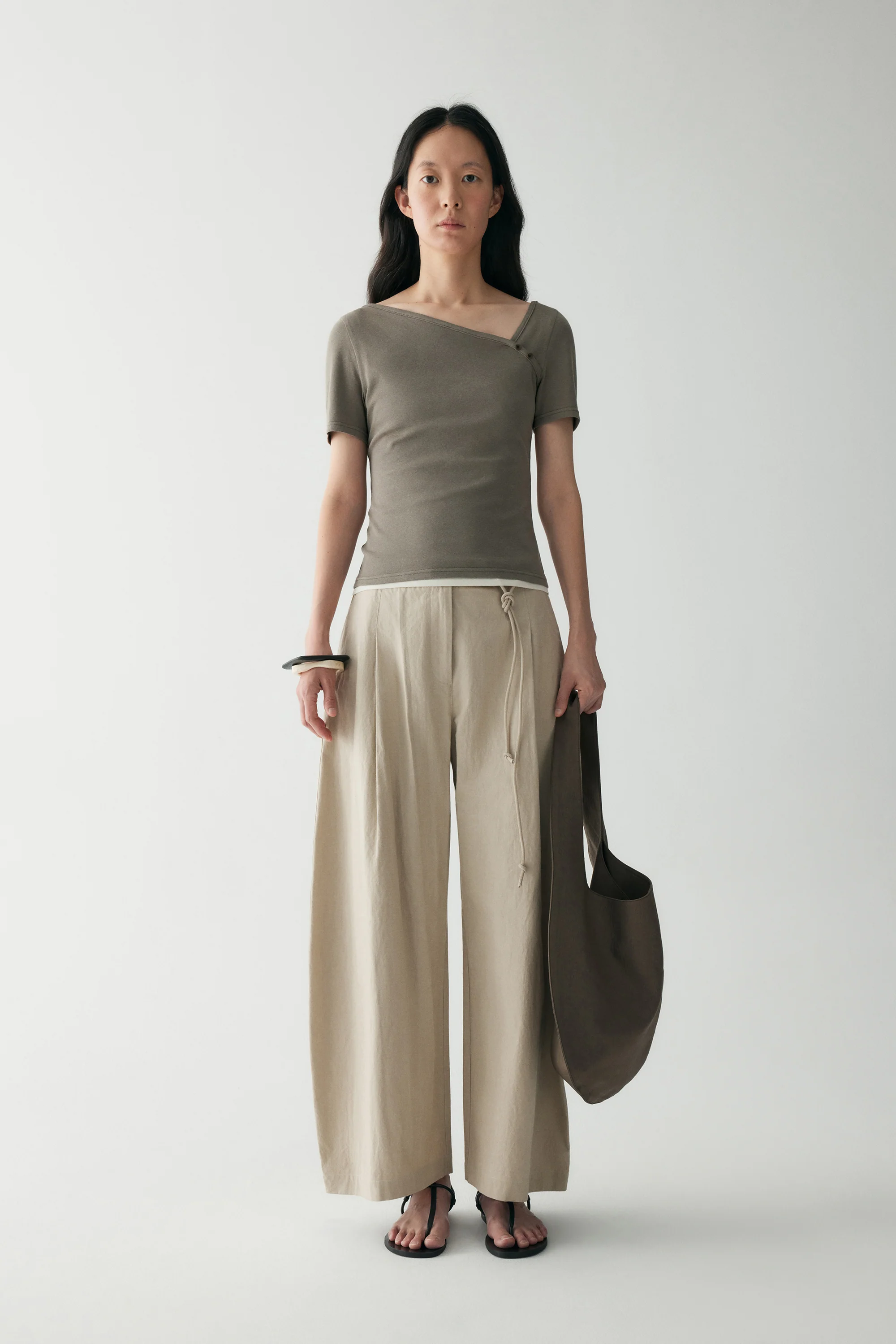 Fitted Asymmetric Neck T-shirt - Image 15