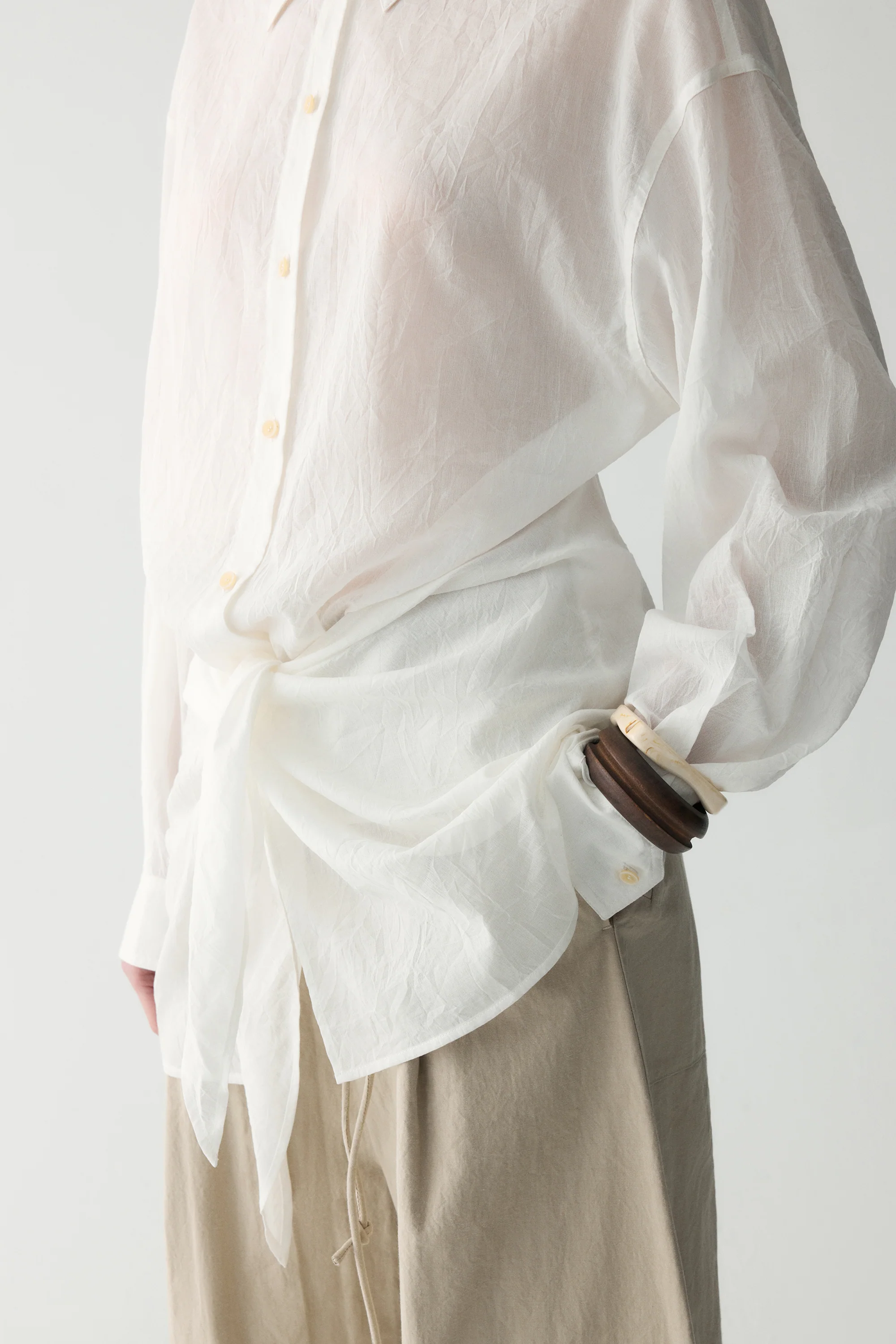 Cotton Knotted T-shirt - Image 10