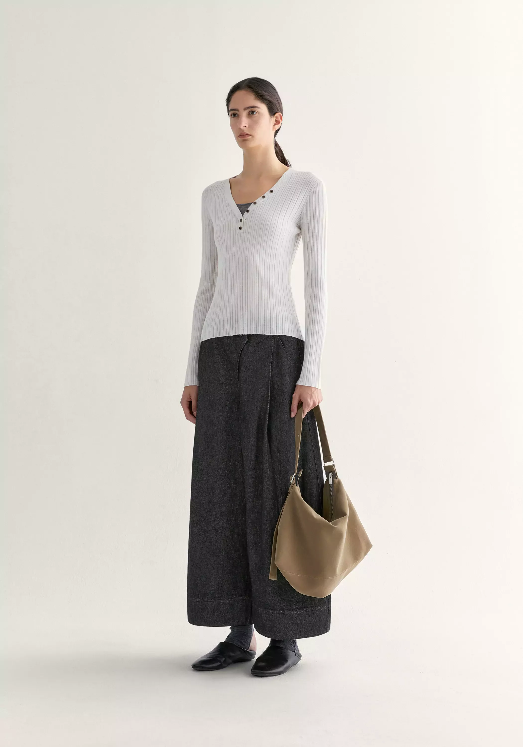 Silk Cropped Pants - Image 2