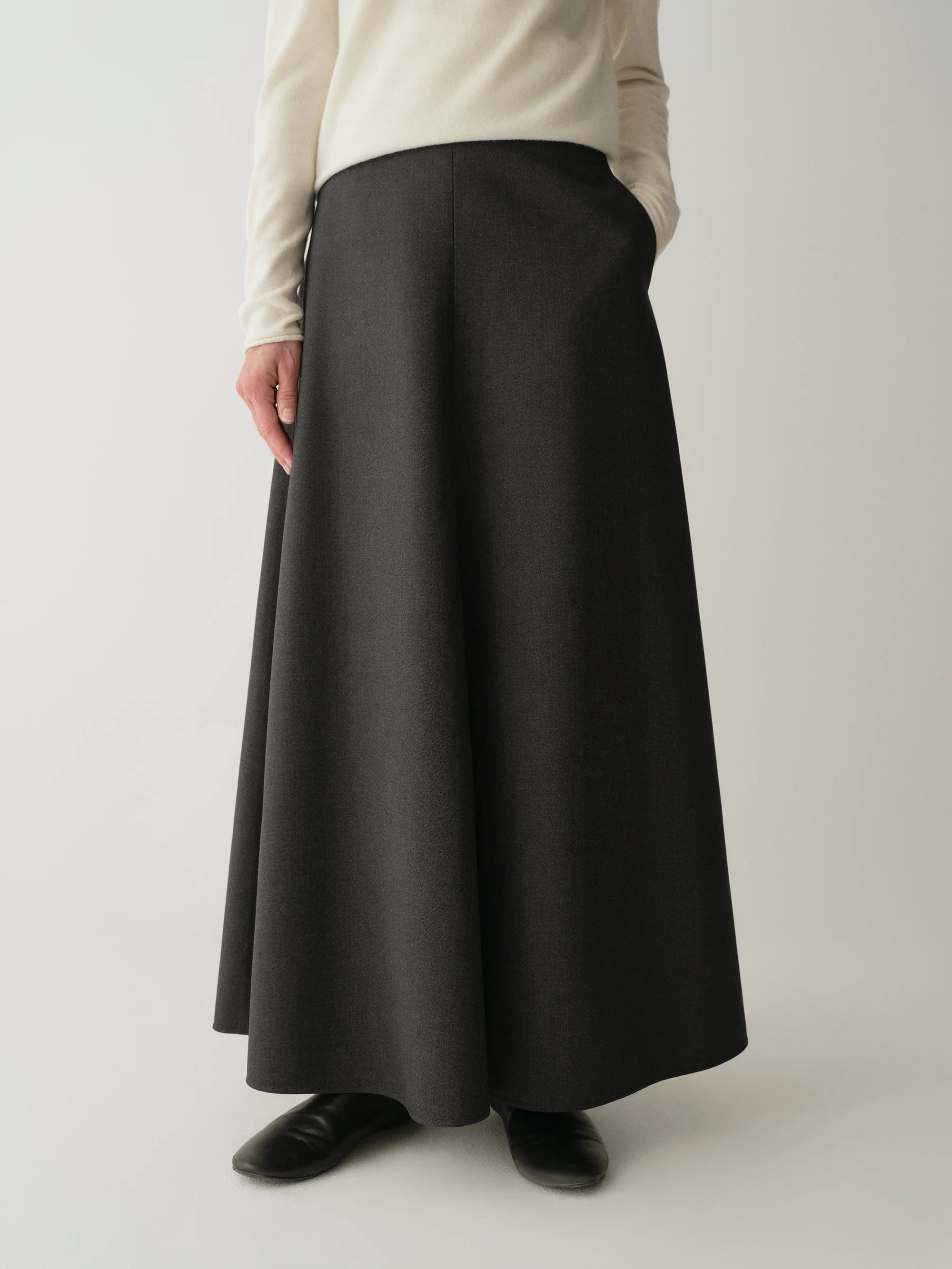 Draped Waistband-Free Skirt - Image 11