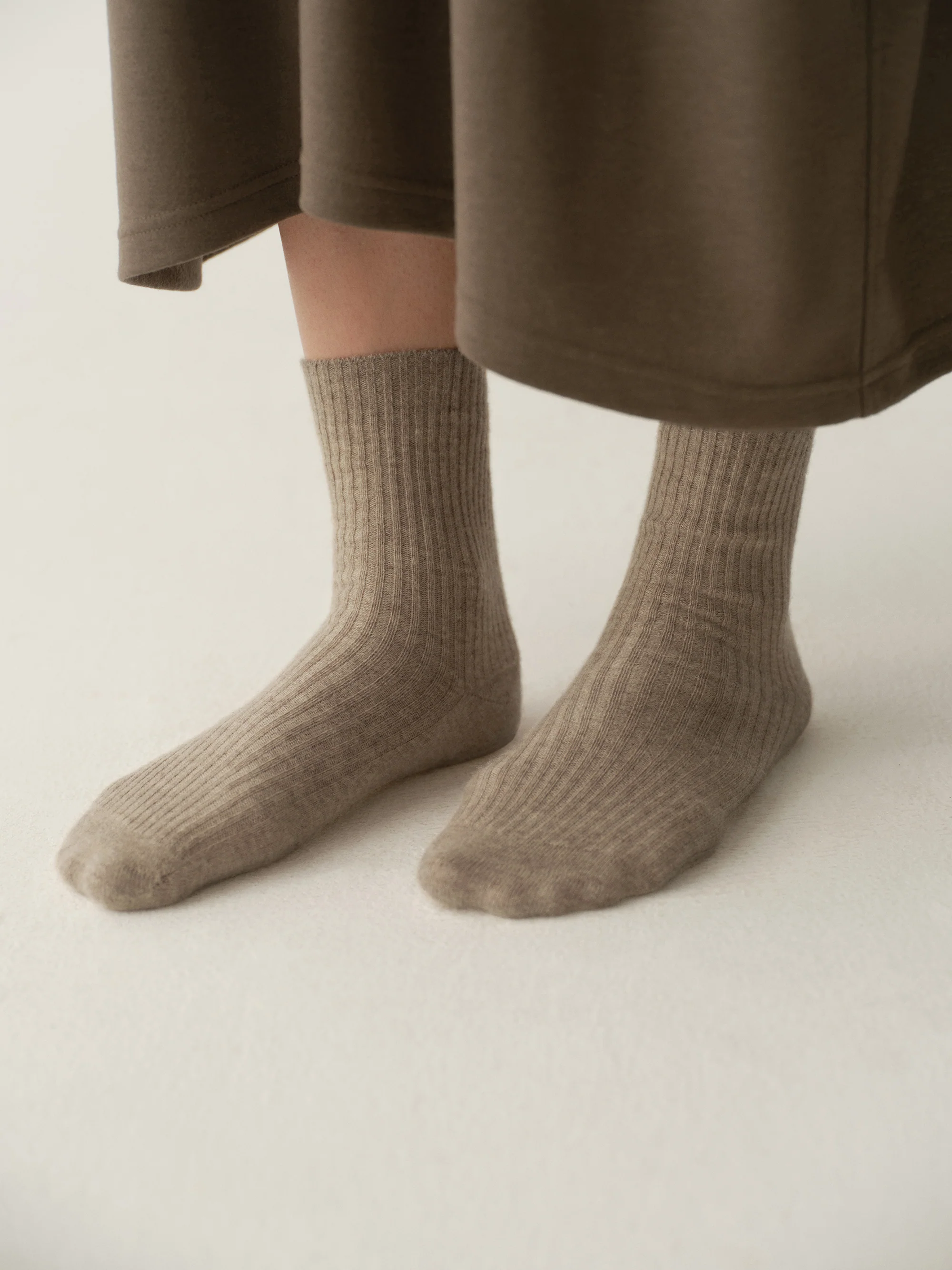 Wool Ribbed Knit Mid-calf Socks - Image 7