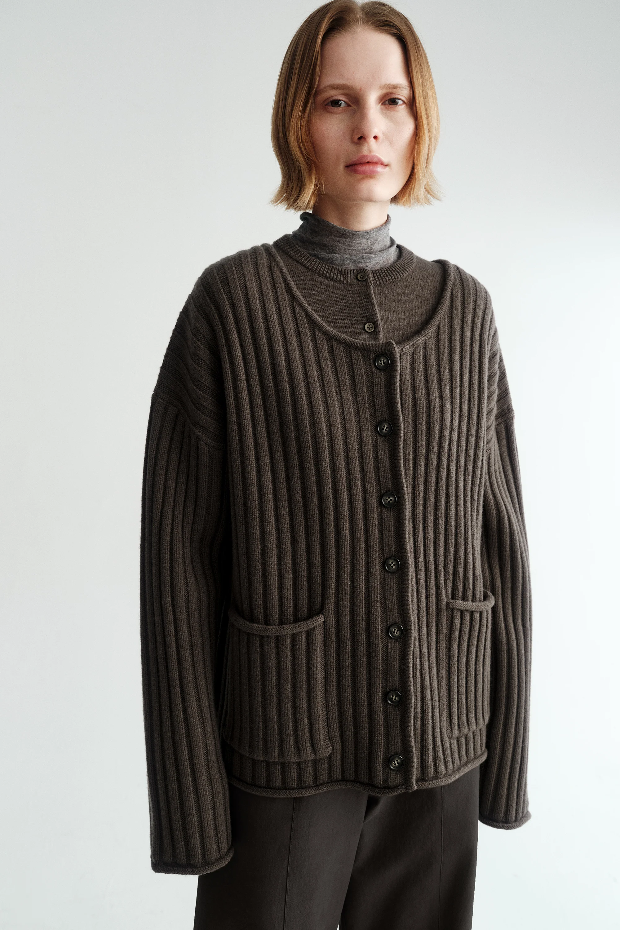 Relaxed Ribbed Wool Cardigan - Image 20