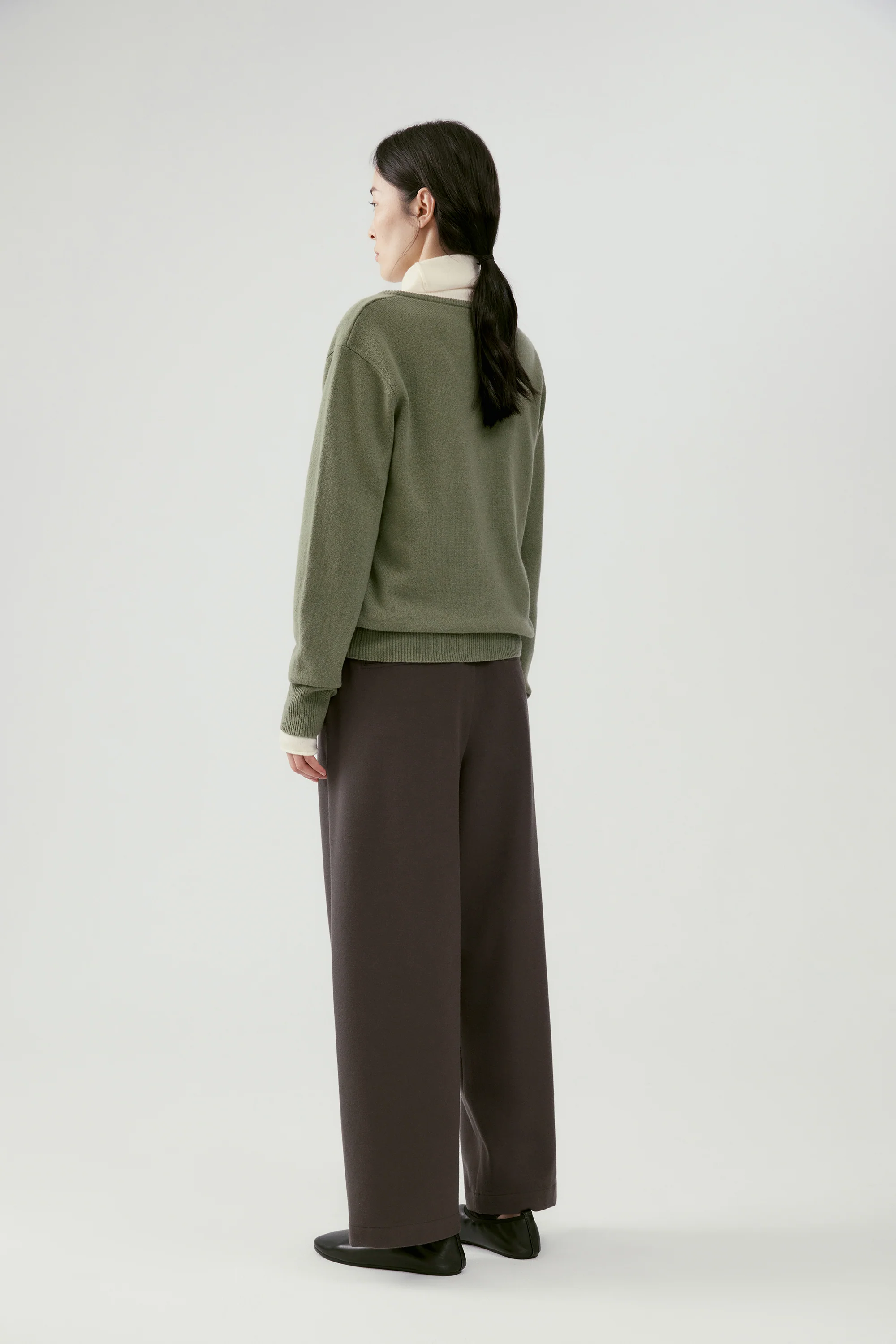 V-neck  Knitted Top - Image 15